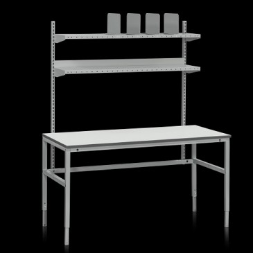 Fast arbeidsbord med oppbygging i bakkant